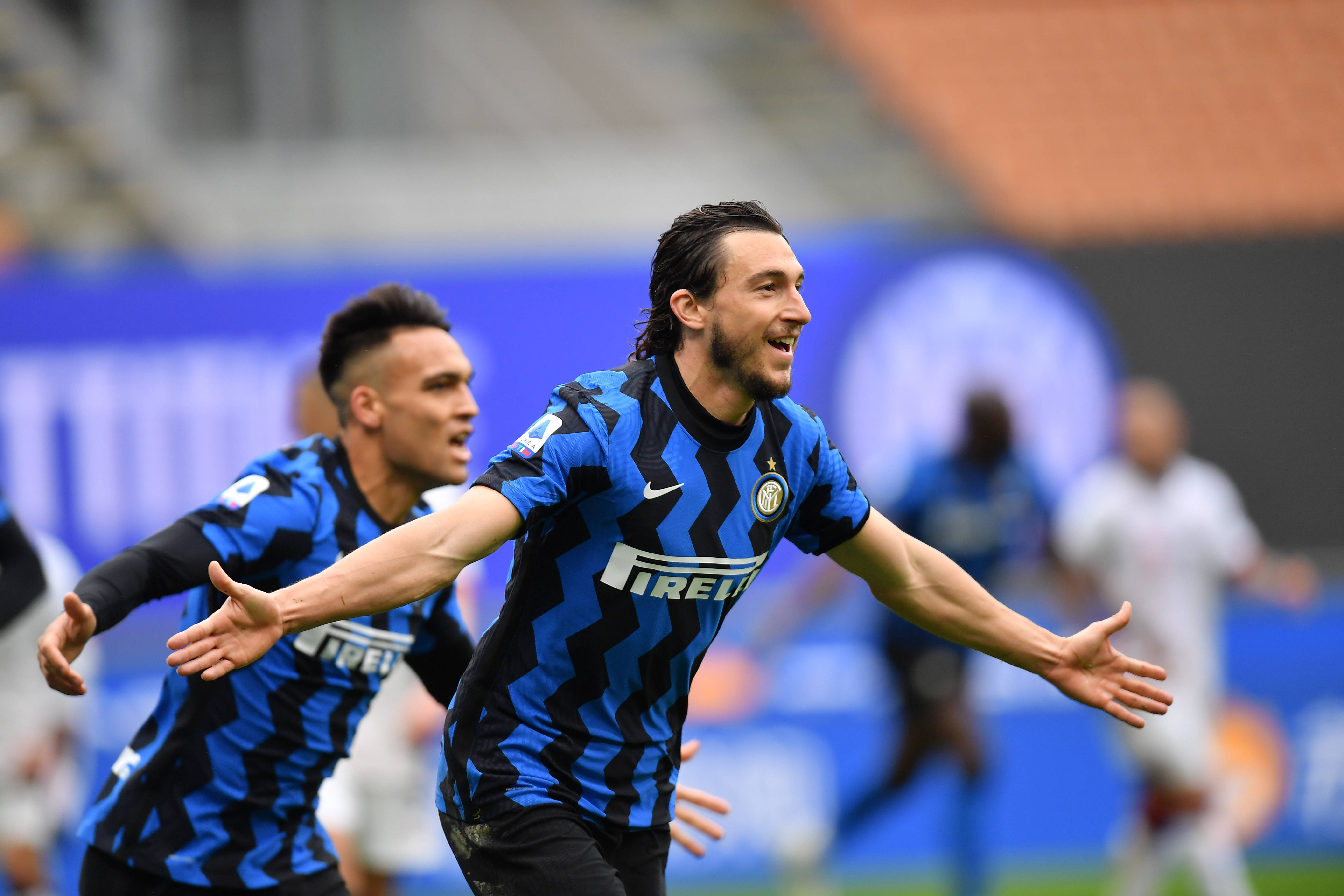 梅西：世界杯连冠很难，但会拼！他依旧谦逊、低调、无私！（梅西：卫冕世界杯不易，但会拼尽全力；仍旧谦逊、低调、无私）