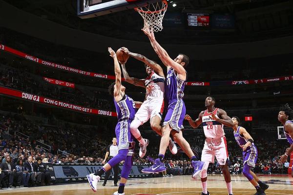 足球中超球队宣布签下五大联赛中场悍将（中超俱乐部官宣引进五大联赛强悍中场）