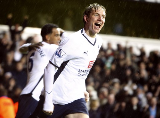 黄蜂主帅谈三球何时解除时间限制：看背靠背比赛后的恢复情况（黄蜂主帅：三球出场时间何时放开取决于背靠背赛后恢复）