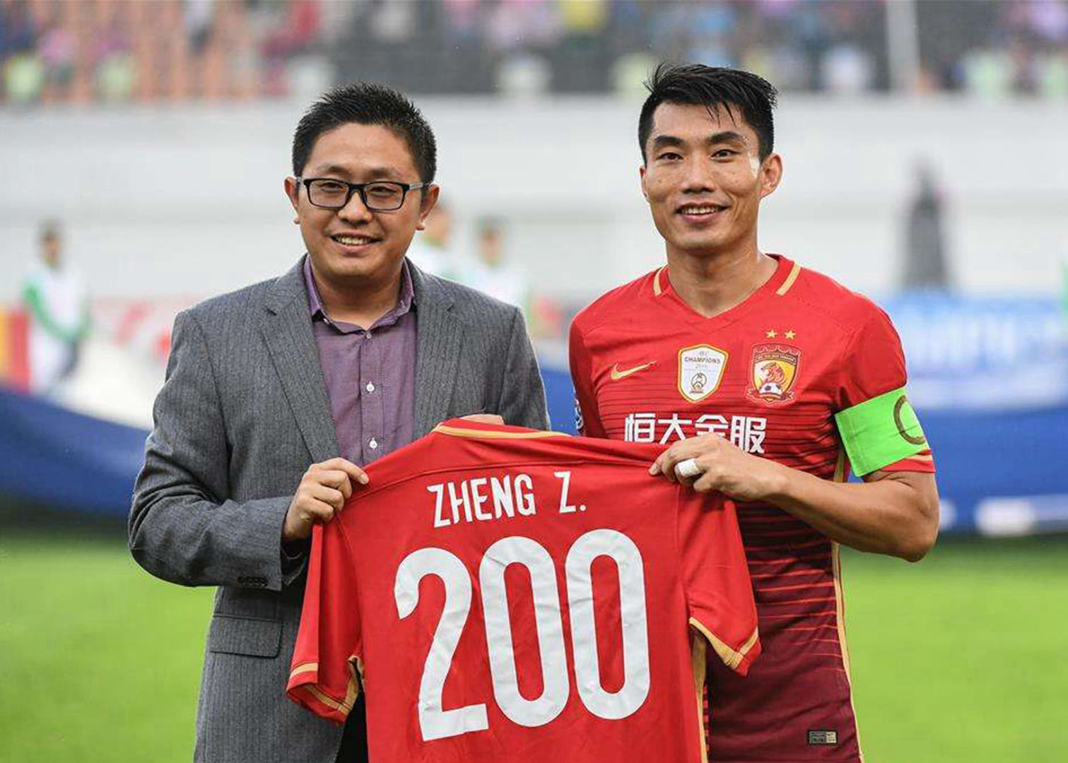 斯洛特：萨拉赫一直对俱乐部和队友很重要，队友有事不会愉快（斯洛特：萨拉赫始终是俱乐部与队友的关键人物，队友出状况谁都不会开心）