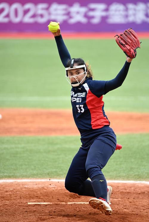 德转7月球员页面浏览量榜：奥斯梅恩第一，拉什福德在列（德转公布7月球员页面热度榜：奥斯梅恩居首，拉什福德上榜）