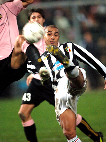 卡洛斯：当世界杯冠军是无与伦比的；希望安帅带领巴西进决赛（卡洛斯称世界杯封王无与伦比，盼安切洛蒂率巴西挺进决赛）