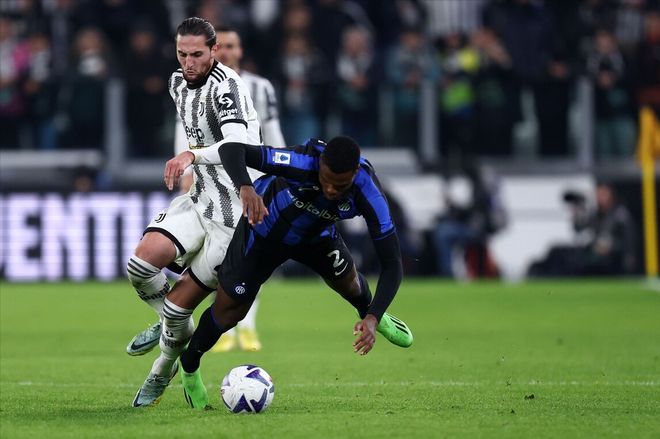 保级之战：格拉尼特·扎卡加盟黑猫！桑德兰中场终获节拍器（扎卡空降黑猫，桑德兰中场迎来节拍器，保级希望再燃）