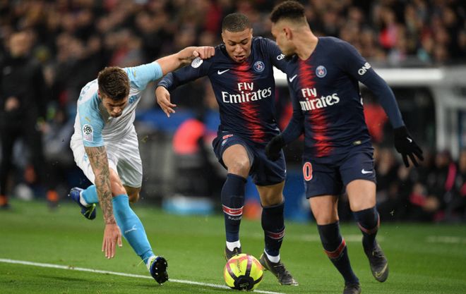 罗尼令人惊讶，费兰大胜，但佩德里是王者（罗尼爆冷，费兰大捷，佩德里称王）