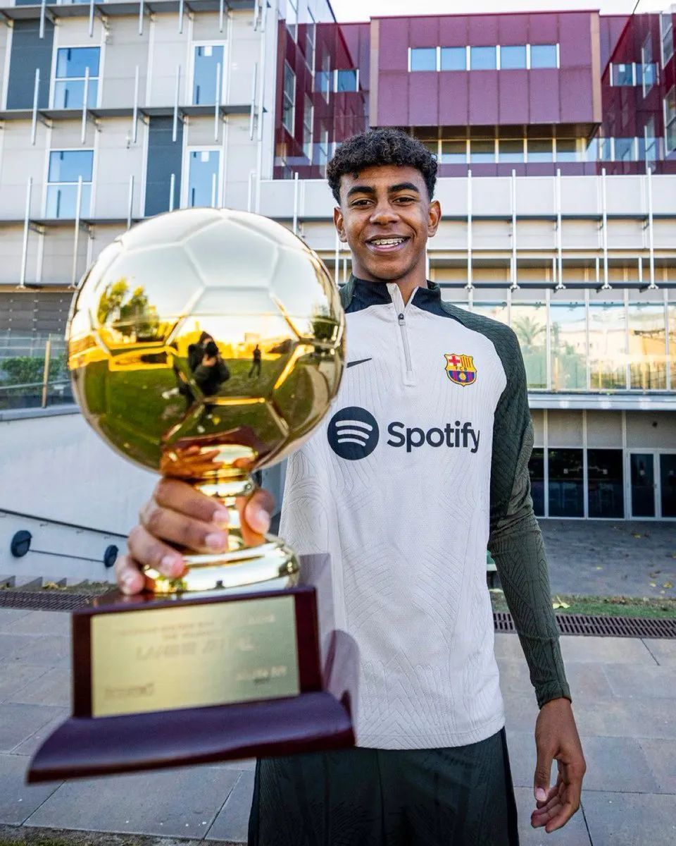 官方：原助理教练彼泽森出任谢周三新帅（官宣：前助教彼泽森接任谢周三主帅）