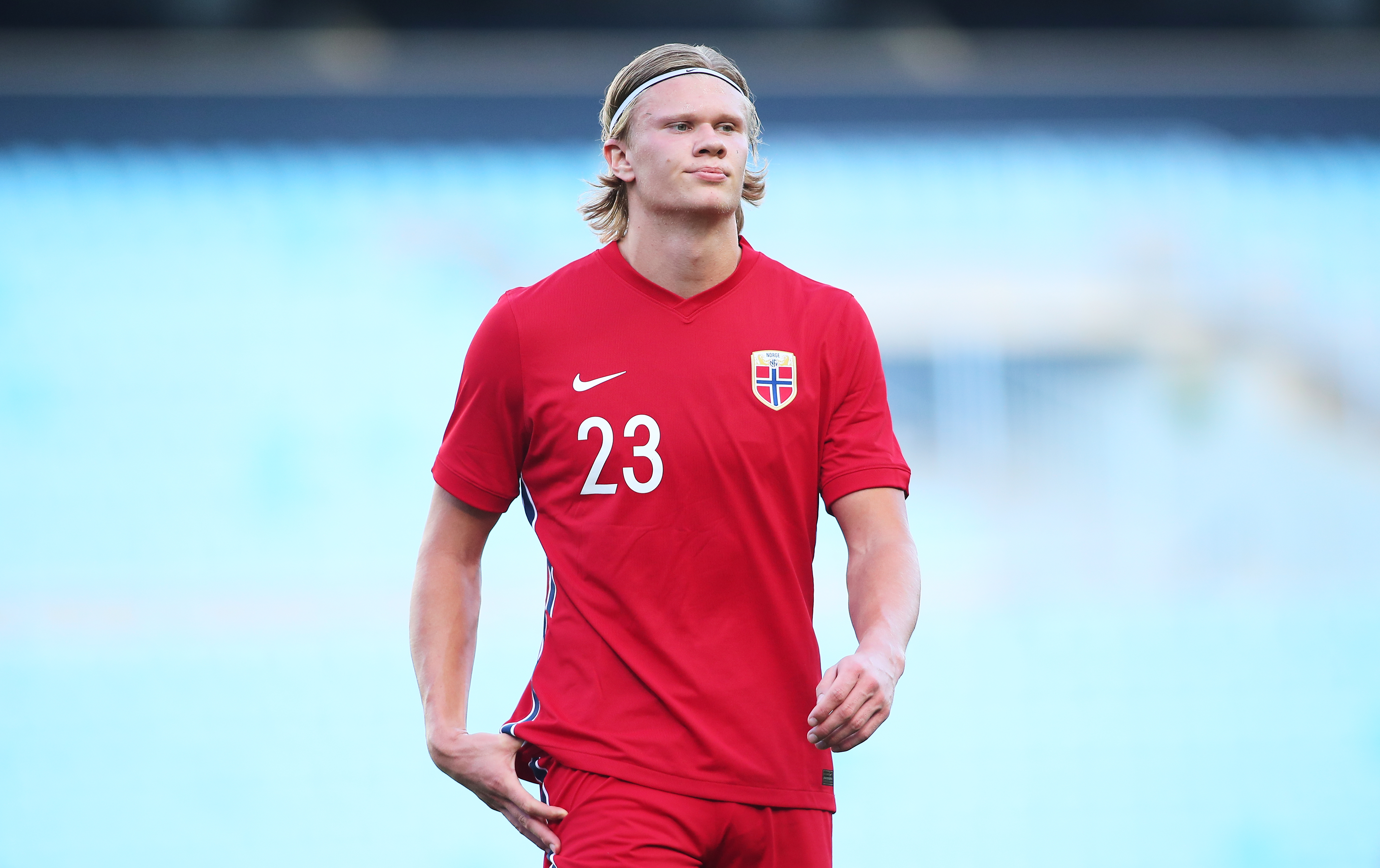 刺激的金靴争夺战！法比奥大四喜以28球力压卡扎获中超金靴（法比奥大四喜轰至28球，力压卡扎加冕中超金靴）