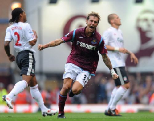 疯狂的足球：米兰门神迈尼昂的盘带合集（足坛狂热：米兰门神迈尼昂盘带集锦）