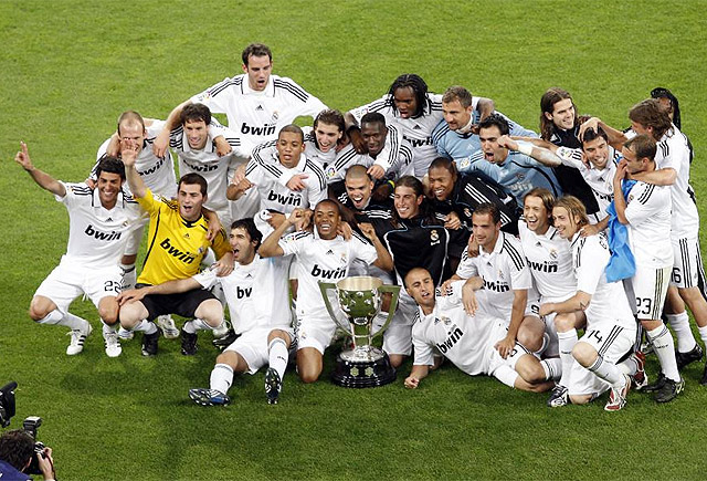 姆巴佩祝贺阿什拉夫当选非洲足球先生：爱你，你是非洲之王（姆巴佩贺阿什拉夫加冕非洲足球先生：爱你，非洲之王）