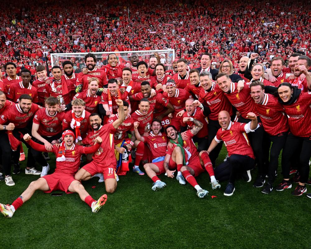 凯恩：希望英格兰制定定位球手册；我加盟拜仁与图赫尔有关（凯恩：期待英格兰出台定位球指南；转投拜仁受图赫尔影响）